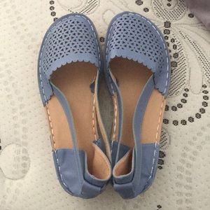 Cute slip on sandals size 7.